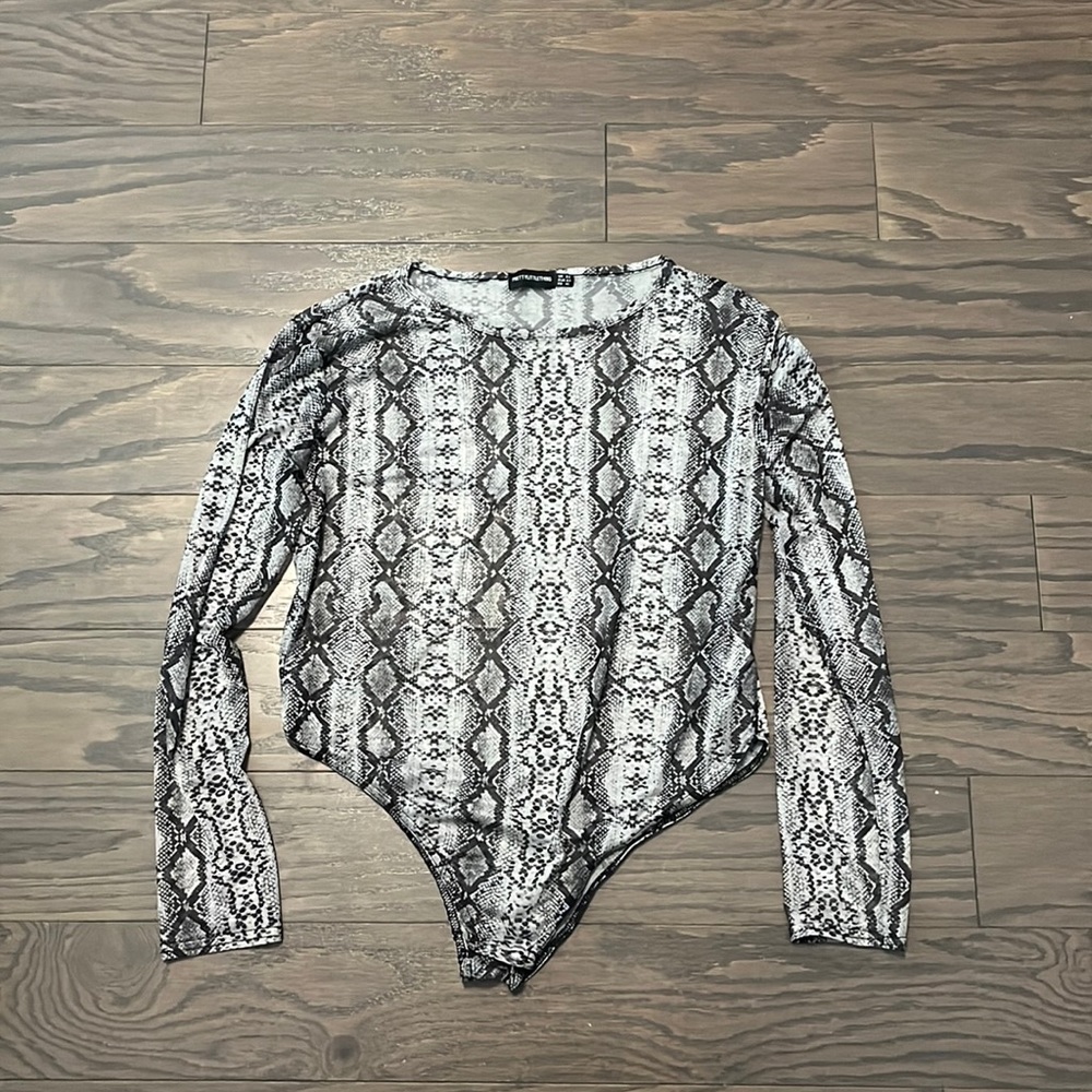 size 16  PRETTYLITTLETHING snake print body suit